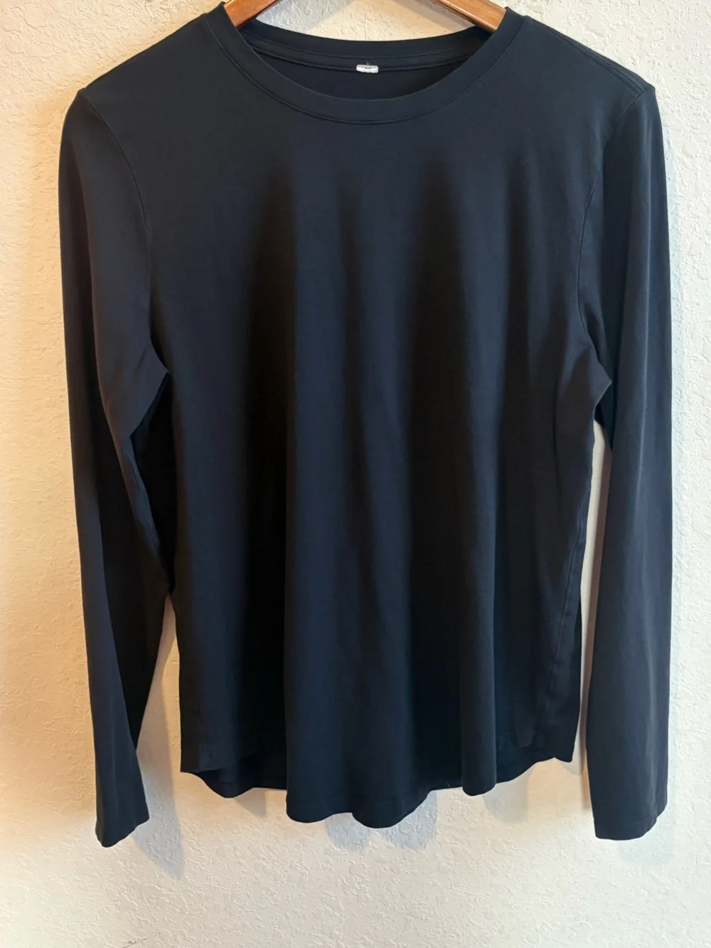 Lululemon Black Long Sleeve Tee Size 6